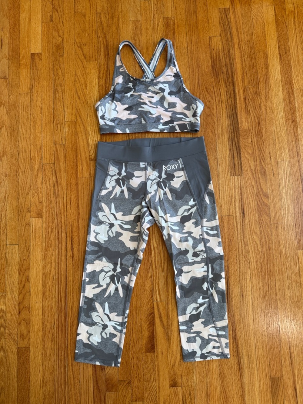 ROXY Gray, Pink, & White Camo Capri Leggings with Matching Sports Bra